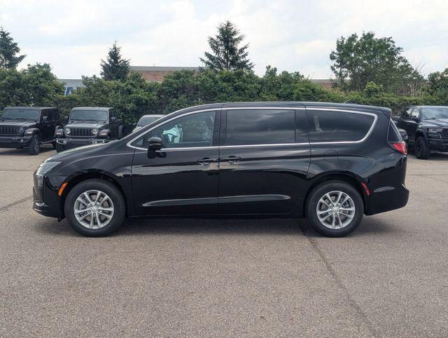 2027 Chrysler Pacifica Select AWD