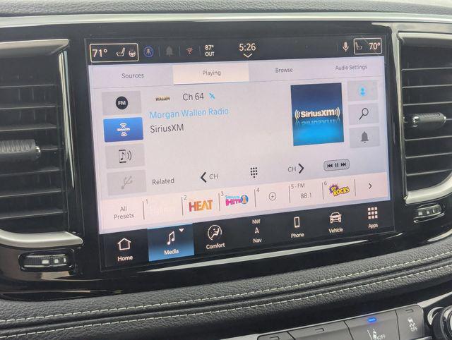 2027 Chrysler Pacifica Select AWD