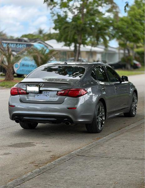 2016 INFINITI Q70 3.7