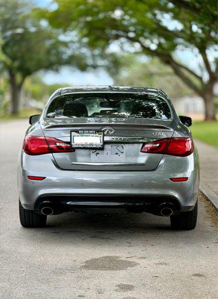 2016 INFINITI Q70 3.7
