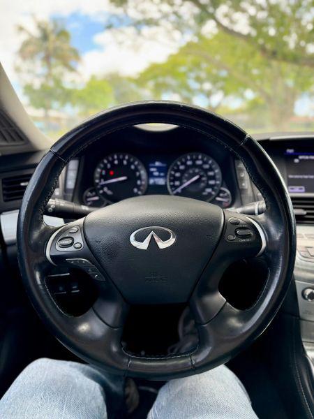 2016 INFINITI Q70 3.7