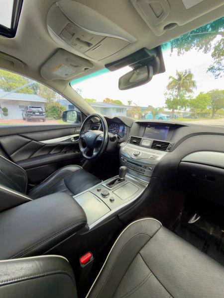 2016 INFINITI Q70 3.7