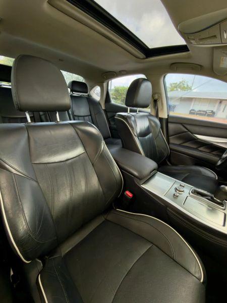 2016 INFINITI Q70 3.7
