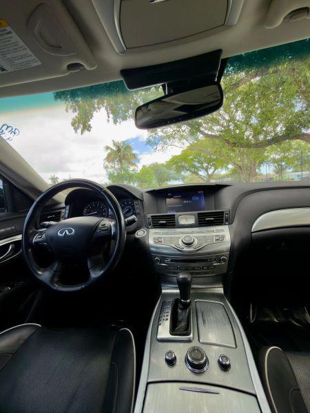2016 INFINITI Q70 3.7