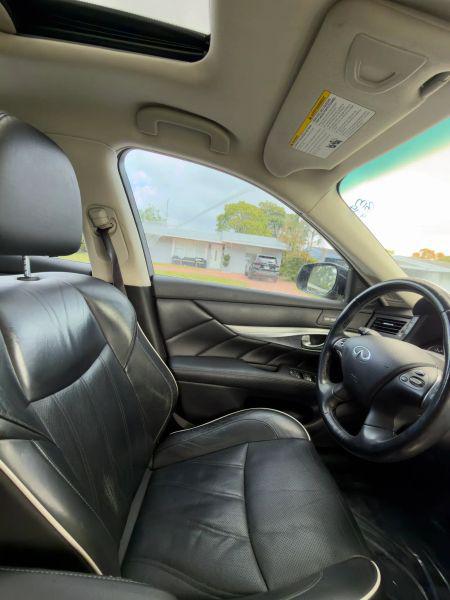 2016 INFINITI Q70 3.7