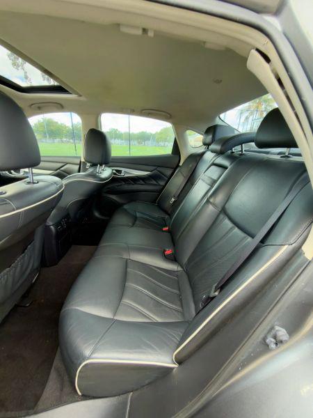 2016 INFINITI Q70 3.7