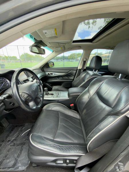 2016 INFINITI Q70 3.7