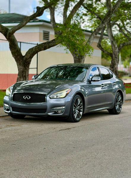2016 INFINITI Q70 3.7