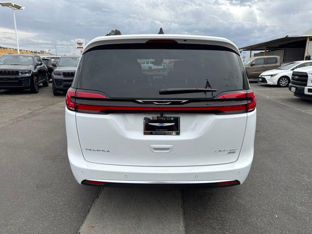 2027 Chrysler Pacifica Limited