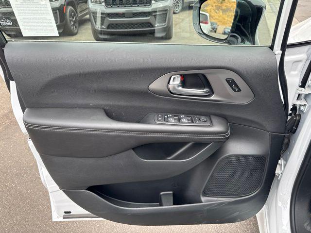 2027 Chrysler Pacifica Limited