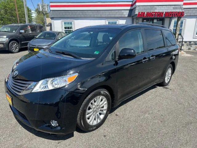 2017 Toyota Sienna XLE 8 Passenger for sale in Falls Church, VA