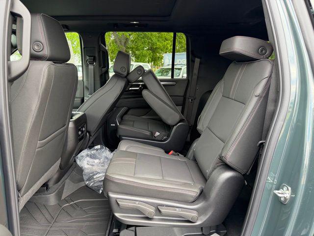 2026 Chevrolet Suburban RST, 4WD