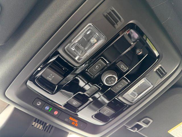 2026 Chevrolet Suburban RST, 4WD