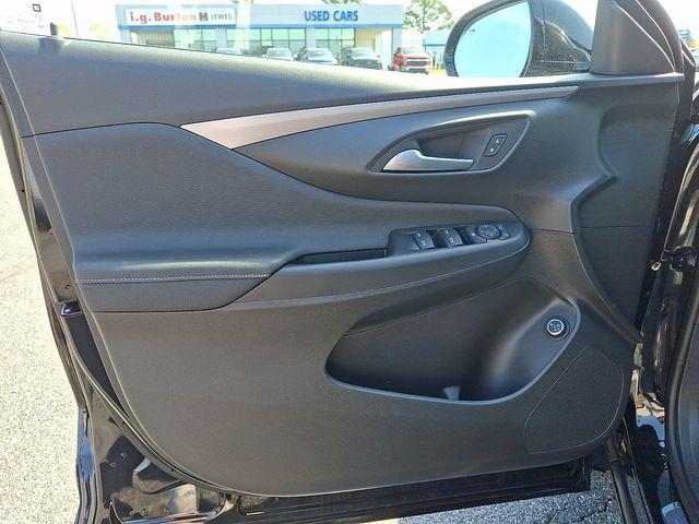 2026 Buick NV Avenir FWD