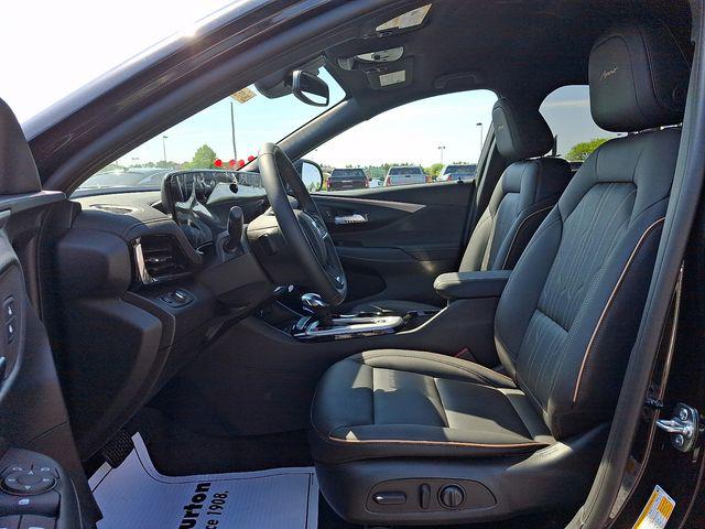 2026 Buick NV Avenir FWD