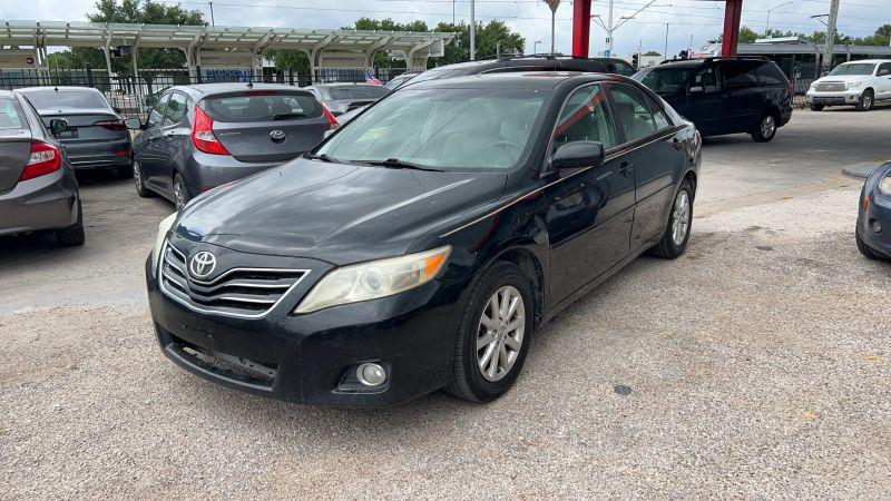 2011 Toyota Camry XLE for sale in Houston, TX