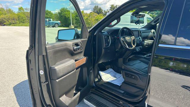 2022 Chevrolet Silverado 1500 4WD Crew Cab Short Bed High Country
