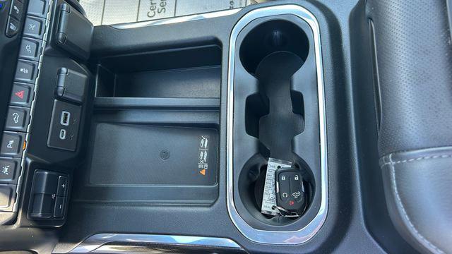 2022 Chevrolet Silverado 1500 4WD Crew Cab Short Bed High Country
