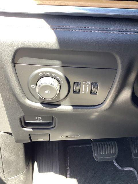 2025 Jeep Grand Cherokee L Summit Reserve 4x4