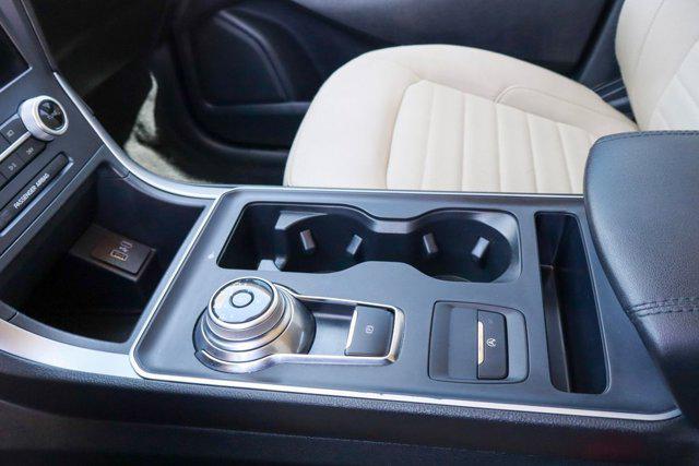 2022 Ford Edge SE