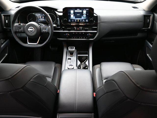 2025 Nissan Pathfinder SL 4WD