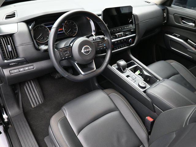 2025 Nissan Pathfinder SL 4WD