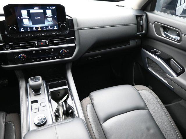 2025 Nissan Pathfinder SL 4WD