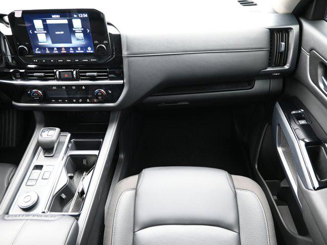 2025 Nissan Pathfinder SL 4WD