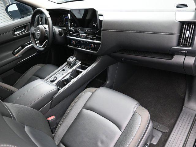 2025 Nissan Pathfinder SL 4WD