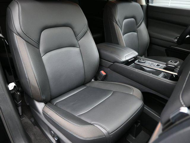 2025 Nissan Pathfinder SL 4WD