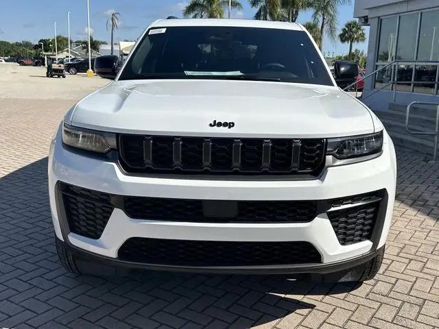 2026 Jeep Grand Cherokee L Altitude 4x2