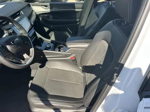 2026 Jeep Grand Cherokee L Altitude 4x2