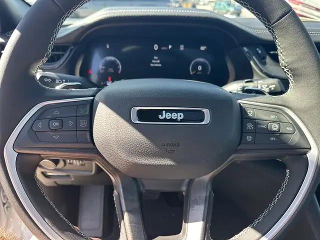 2026 Jeep Grand Cherokee L Altitude 4x2