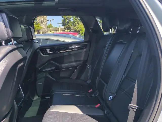 2021 Porsche Cayenne Cayenne