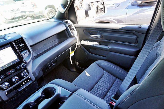 2026 Ram 1500 Tradesman Crew Cab 4x4 5'7" Box