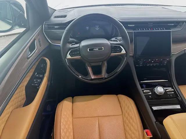 2025 Jeep Grand Cherokee L Summit 4x4