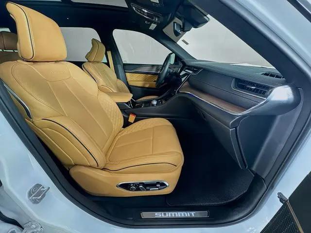 2025 Jeep Grand Cherokee L Summit 4x4