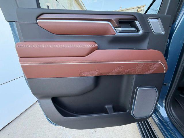 2026 GMC Sierra 2500HD Crew Cab, Standard Bed, Denali Ultimate, 4WD