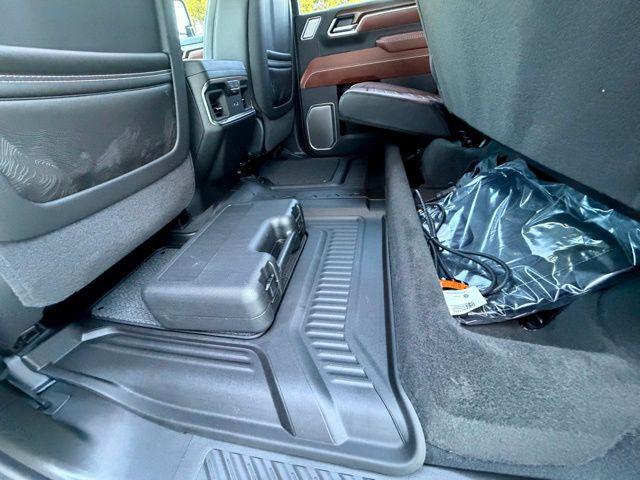 2026 GMC Sierra 2500HD Crew Cab, Standard Bed, Denali Ultimate, 4WD