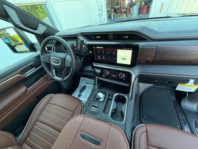 2026 GMC Sierra 2500HD Crew Cab, Standard Bed, Denali Ultimate, 4WD