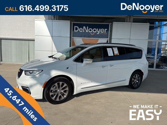 2022 Chrysler Pacifica Hybrid Pinnacle for sale in Holland, MI