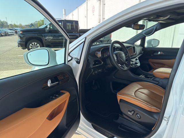 2022 Chrysler Pacifica Hybrid Pinnacle