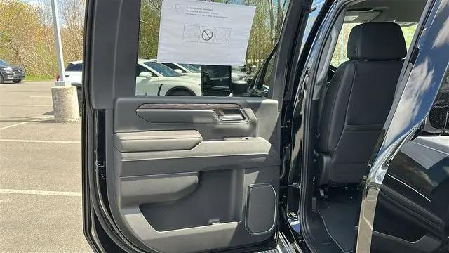 2026 GMC Sierra 3500HD Crew Cab, Long Bed, SLT Dual Rear Wheel, 4WD