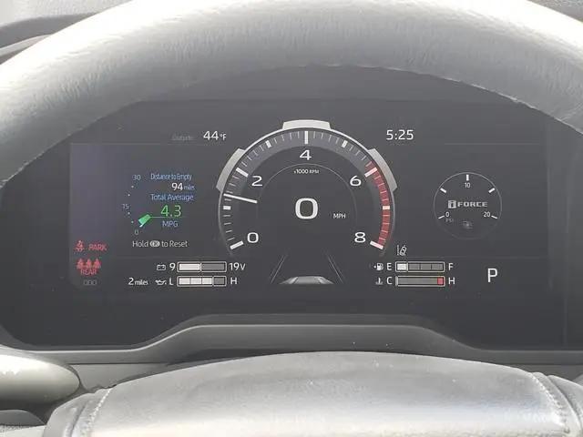 2026 Toyota Tundra Limited CrewMax 5.5' Bed