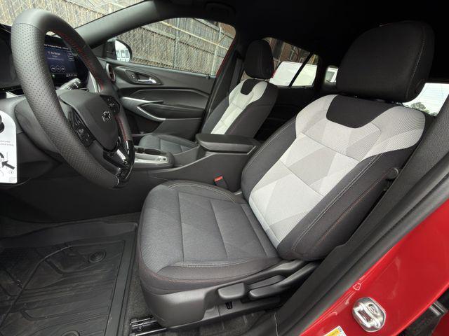 2026 Chevrolet Trax FWD 1RS