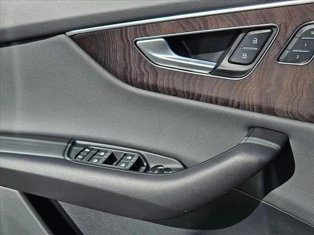 2022 Audi Q8 Premium 55 TFSI quattro Tiptronic