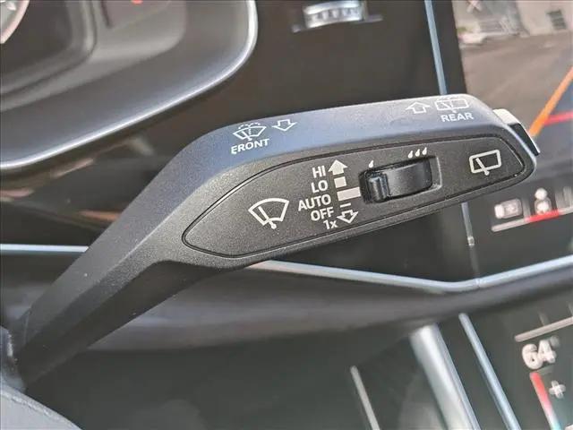 2022 Audi Q8 Premium 55 TFSI quattro Tiptronic