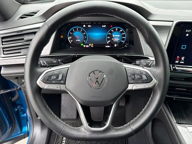 2025 Volkswagen Atlas Cross Sport 2.0T SE w/Technology