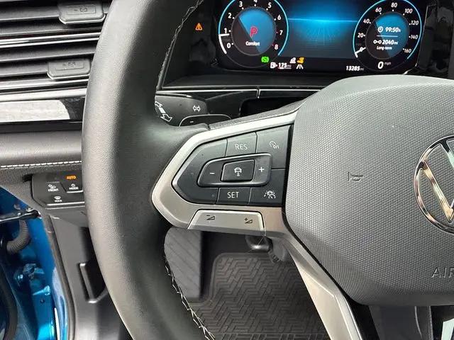 2025 Volkswagen Atlas Cross Sport 2.0T SE w/Technology