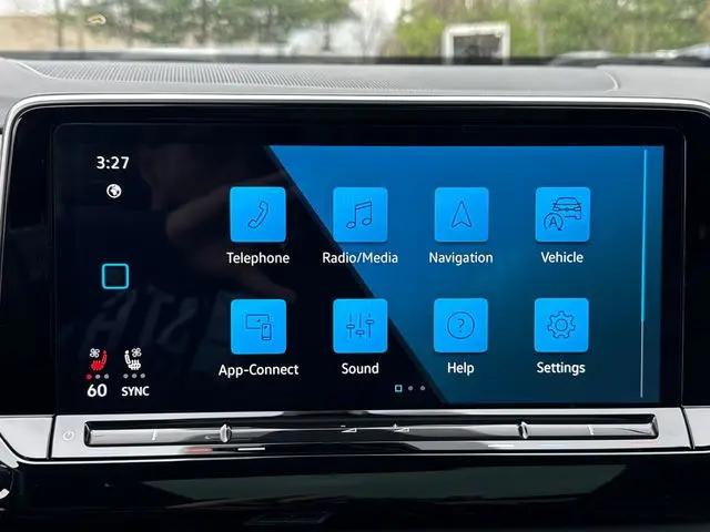 2025 Volkswagen Atlas Cross Sport 2.0T SE w/Technology